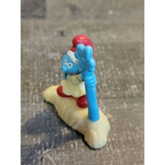 McDonald's payout 2017 Smurf Smurfette girl flower toy figure - Picture 2 of 4